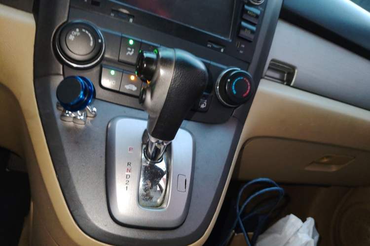 Used Honda CR-V 2010 2.0L automatic two-wheel drive urban version Gear Lever