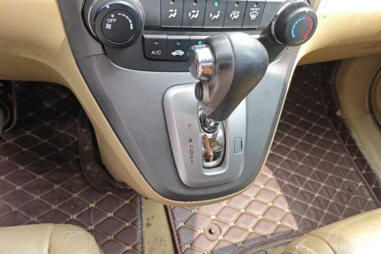 Used Honda CR-V 2010 2.0L Automatic Four-Wheel Drive Classic Edition Gear Lever