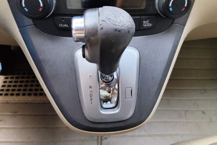 Used Honda CR-V 2010 2.4L Automatic Four-Wheel Drive Prestige Edition Gear Lever