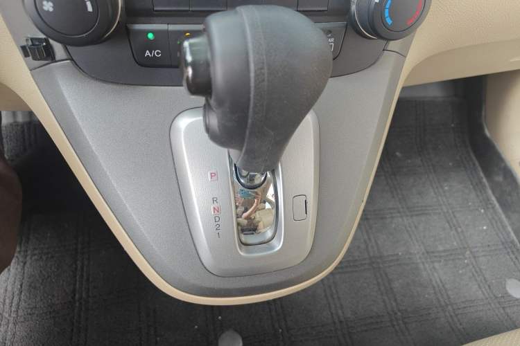 Used Honda CR-V 2010 2.0L automatic two-wheel drive urban version Gear Lever