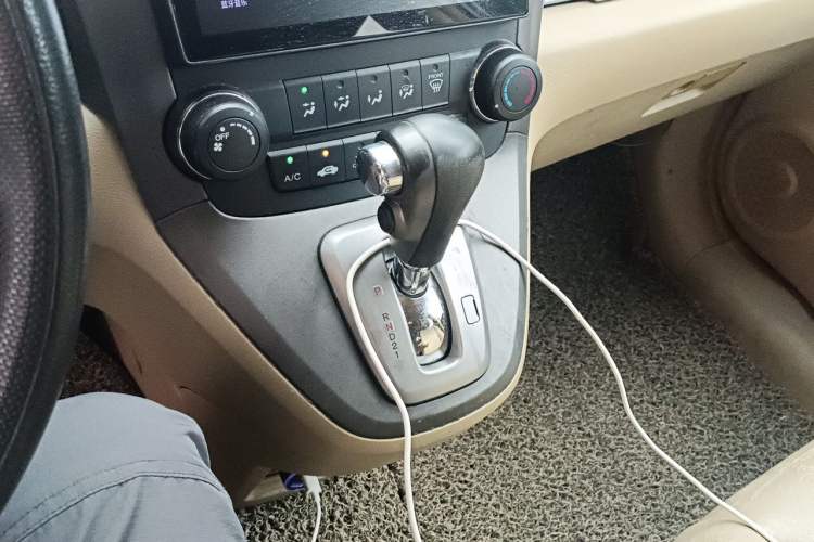 Used Honda CR-V 2010 2.0L Automatic Four-Wheel Drive Classic Edition Gear Lever