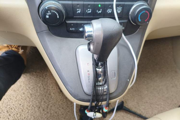Used Honda CR-V 2010 2.0L Automatic Four-Wheel Drive Classic Edition Gear Lever