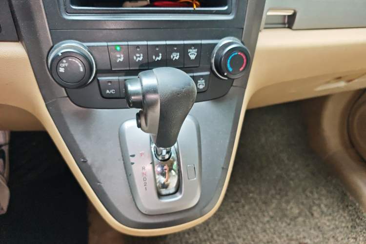 Used Honda CR-V 2010 2.0L automatic two-wheel drive urban version Gear Lever