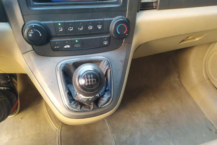 Used Honda CR-V 2010 2.0L manual two-wheel drive urban version Gear Lever
