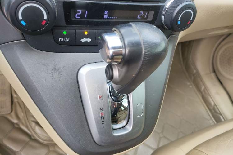 Used Honda CR-V 2010 2.4L Automatic Four-Wheel Drive Prestige Navigation Edition Gear Lever