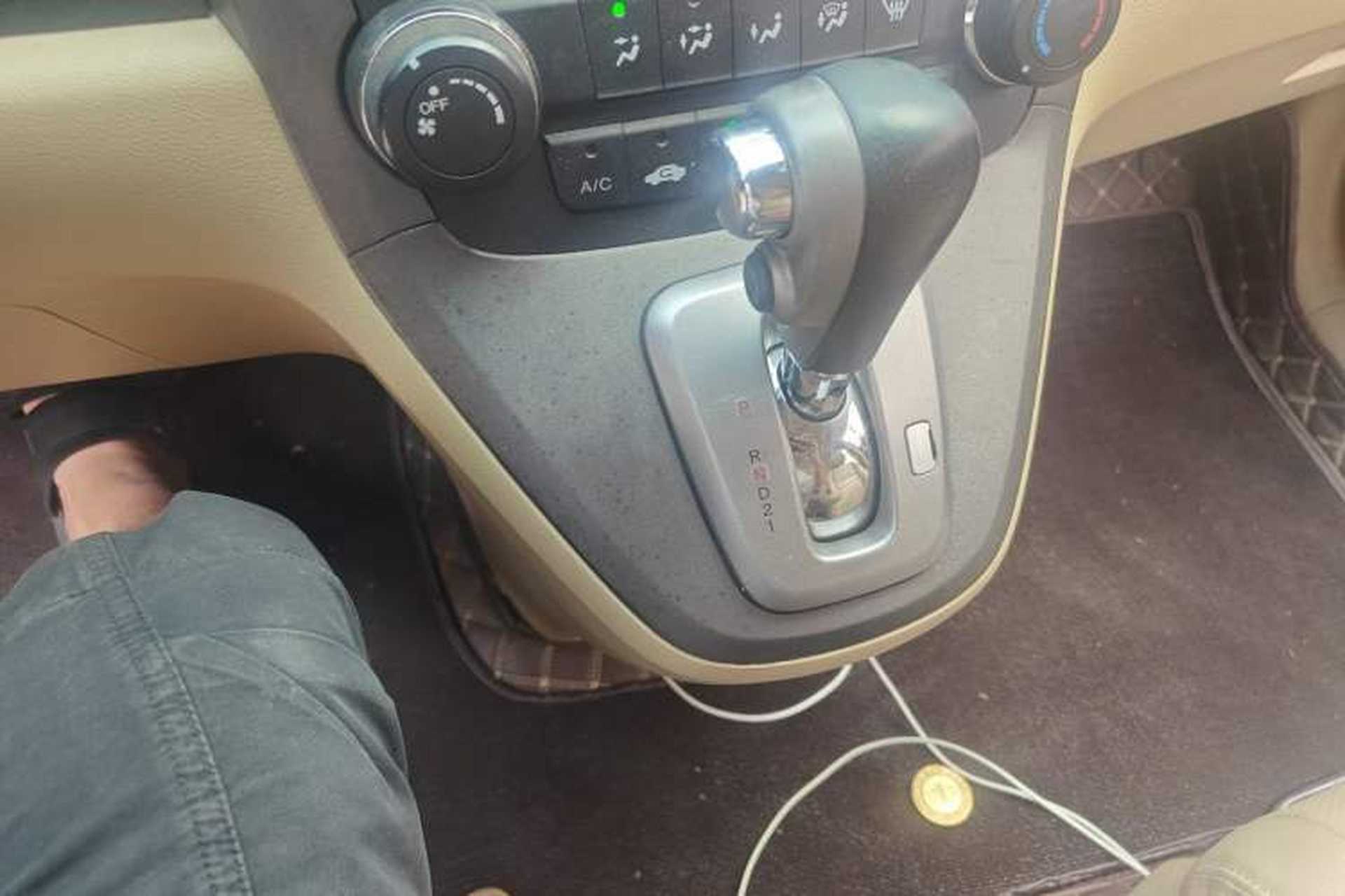Used Honda CR-V 2010 2.0L automatic two-wheel drive urban version Gear Lever