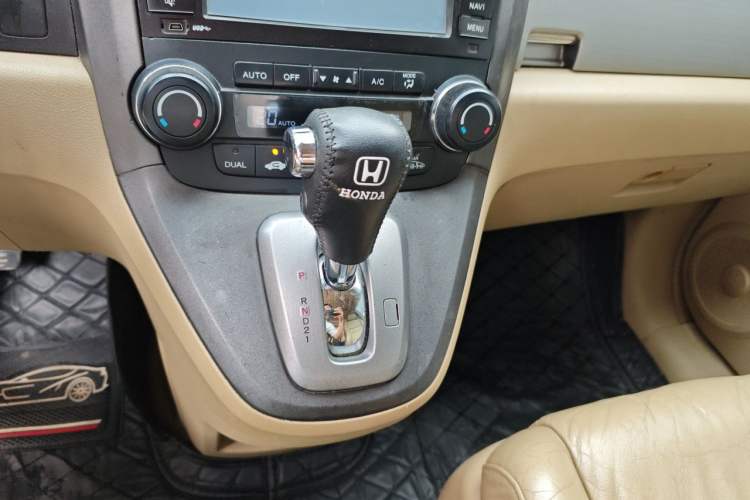 Used Honda CR-V 2010 2.4L automatic four-wheel drive luxury version Gear Lever