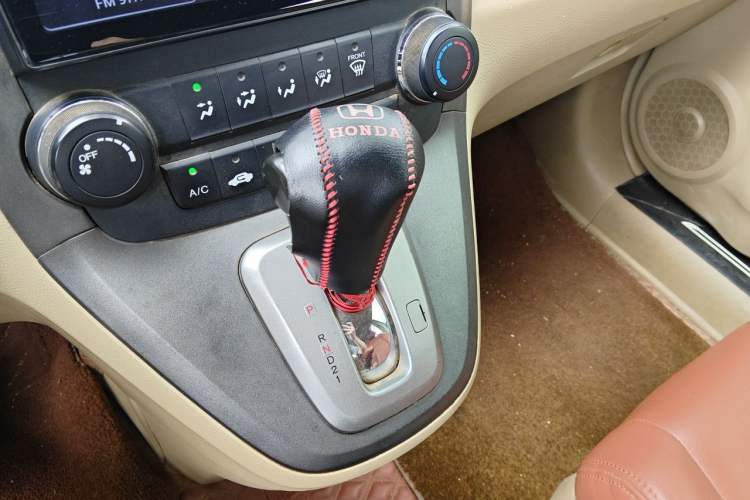 Used Honda CR-V 2010 2.0L automatic two-wheel drive urban version Gear Lever