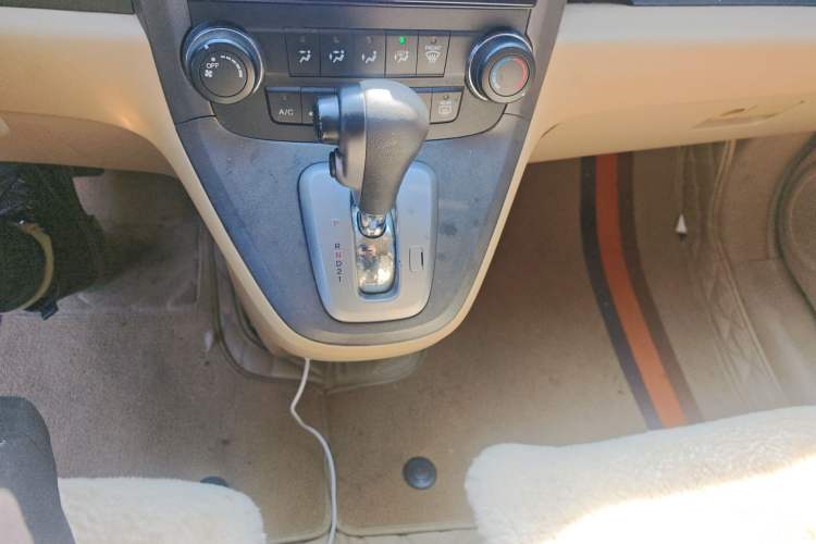 Used Honda CR-V 2010 2.0L automatic two-wheel drive urban version Gear Lever