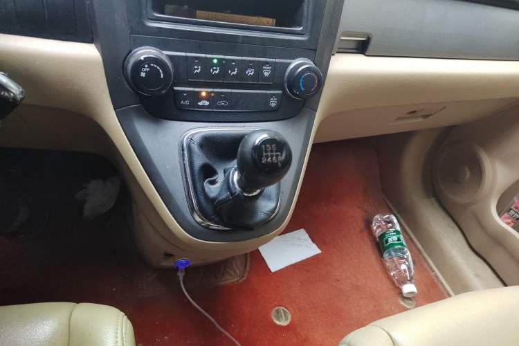 Used Honda CR-V 2010 2.0L manual two-wheel drive urban version Gear Lever