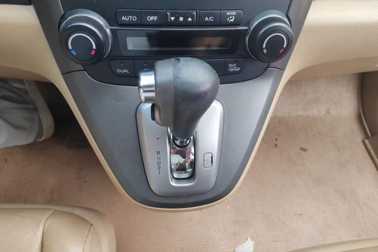 Used Honda CR-V 2010 2.4L Automatic Four-Wheel Drive Prestige Navigation Edition Gear Lever