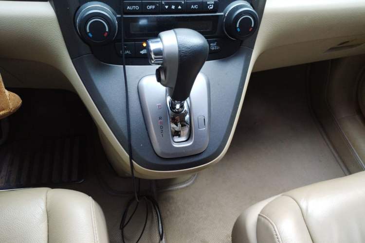 Used Honda CR-V 2010 2.4L automatic four-wheel drive luxury version Gear Lever