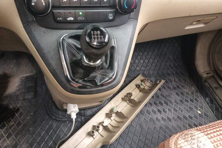 Used Honda CR-V 2010 2.0L manual two-wheel drive urban version Gear Lever