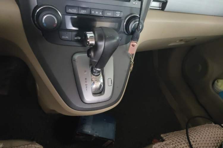 Used Honda CR-V 2010 2.4L automatic four-wheel drive luxury version Gear Lever