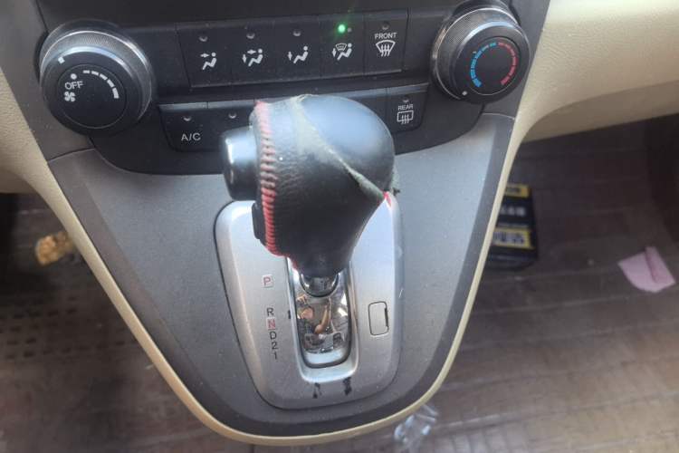 Used Honda CR-V 2010 2.0L automatic two-wheel drive urban version Gear Lever
