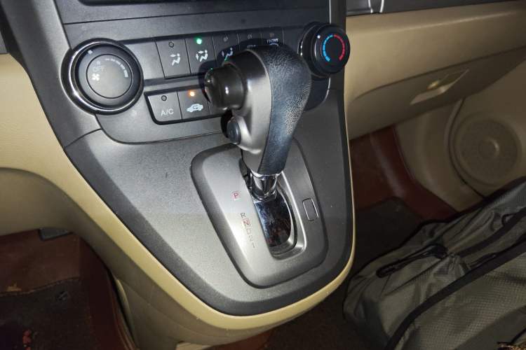 Used Honda CR-V 2010 2.0L automatic two-wheel drive urban version Gear Lever