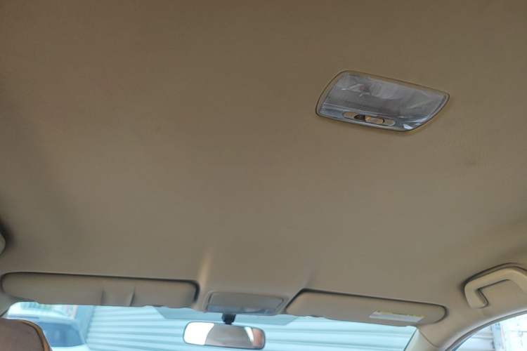 Used Honda CR-V 2010 2.0L automatic two-wheel drive urban version Headliner