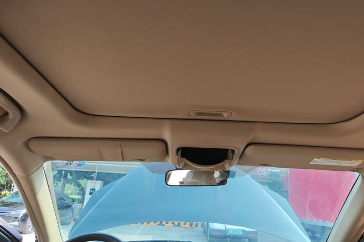 Used Honda CR-V 2010 2.4L automatic four-wheel drive luxury version Headliner