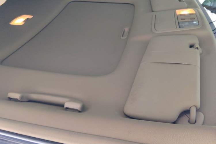 Used Honda CR-V 2010 2.4L Automatic Four-Wheel Drive Prestige Edition Headliner