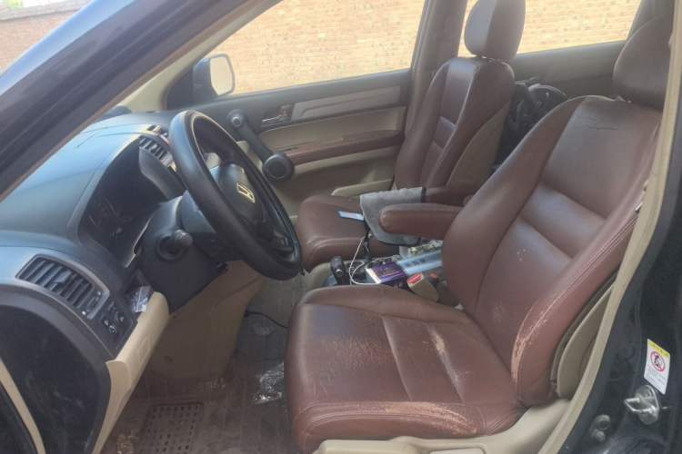 Used Honda CR-V 2010 2.0L automatic two-wheel drive urban version Left Front Seat