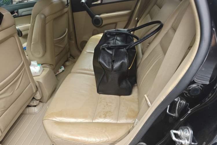 Used Honda CR-V 2010 2.4L automatic four-wheel drive luxury version Left Rear Seat