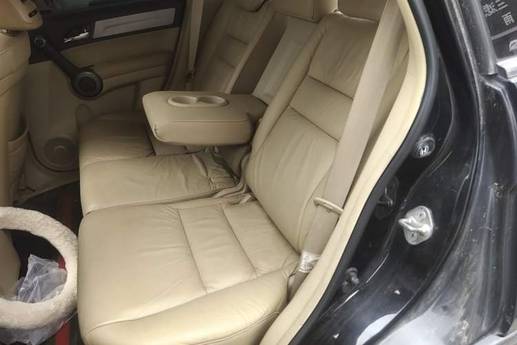 Used Honda CR-V 2010 2.4L automatic four-wheel drive luxury version Left Rear Seat