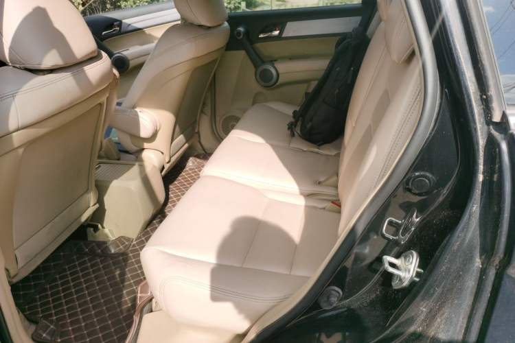 Used Honda CR-V 2010 2.0L manual two-wheel drive urban version Left Rear Seat