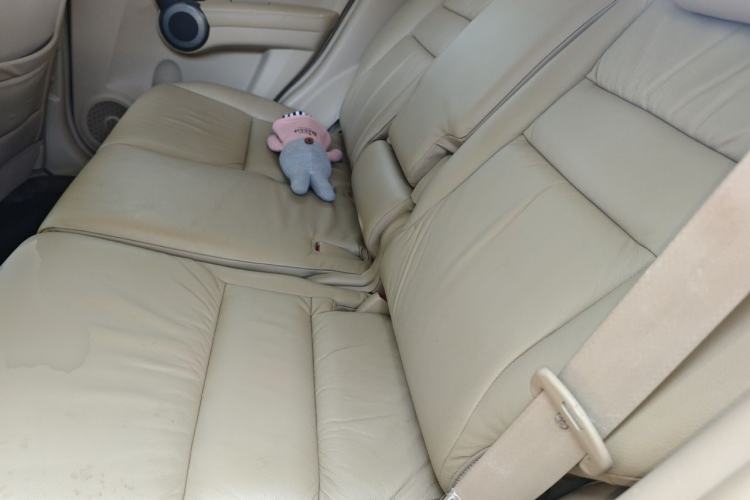 Used Honda CR-V 2010 2.4L automatic four-wheel drive luxury version Left Rear Seat