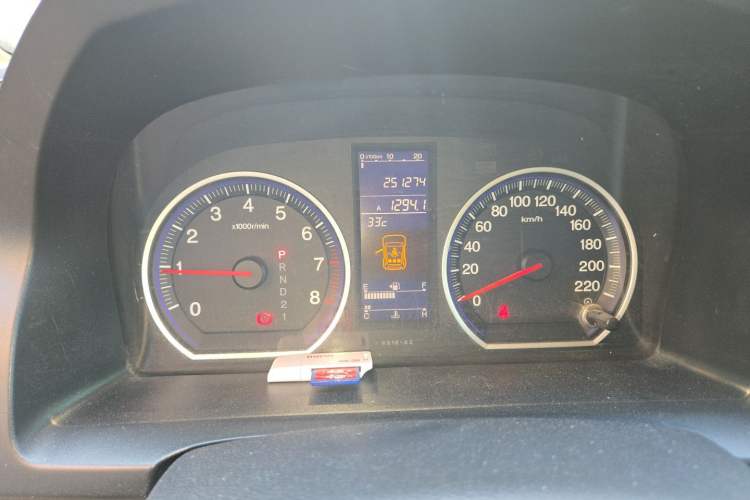 Used Honda CR-V 2010 2.0L Automatic Four-Wheel Drive Classic Edition Odometer Close Up