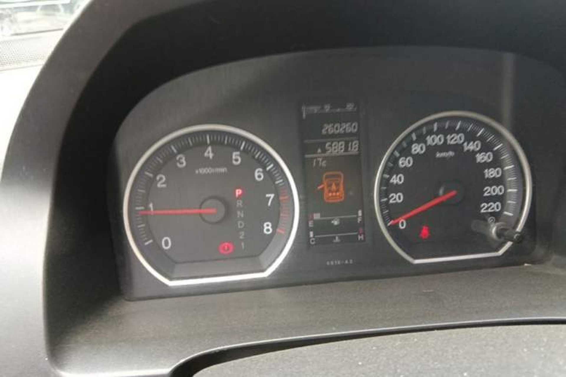 Used Honda CR-V 2010 2.0L Automatic Four-Wheel Drive Classic Edition Odometer Close Up
