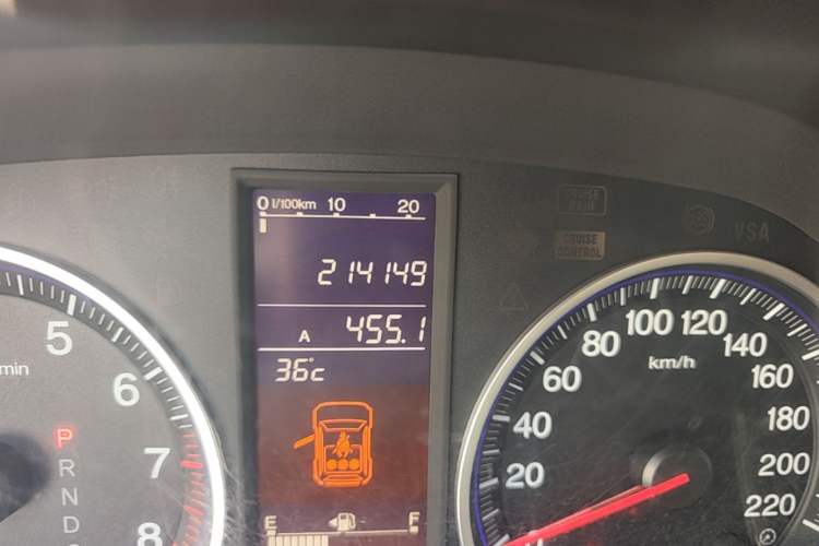 Used Honda CR-V 2010 2.0L automatic two-wheel drive urban version Odometer Close Up