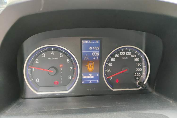 Used Honda CR-V 2010 2.4L automatic four-wheel drive luxury version Odometer Close Up