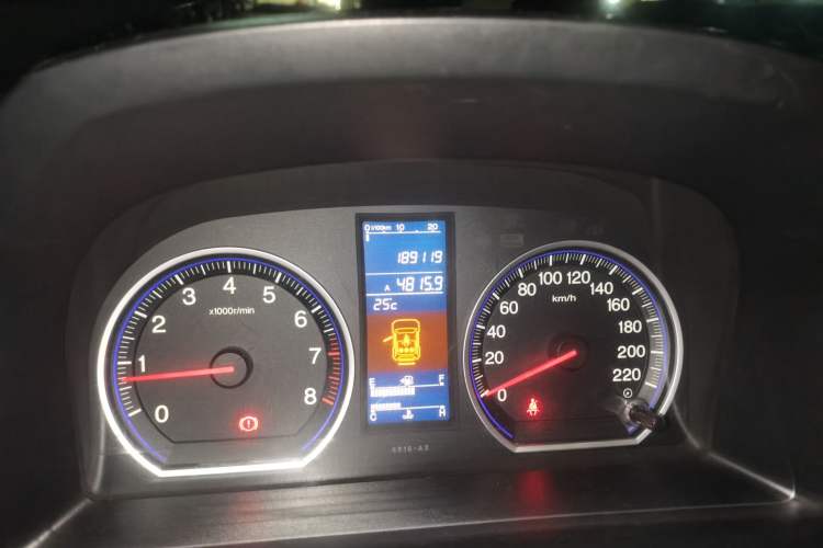 Used Honda CR-V 2010 2.0L manual two-wheel drive urban version Odometer Close Up