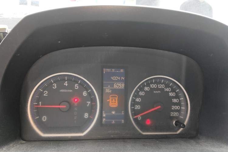 Used Honda CR-V 2010 2.0L automatic two-wheel drive urban version Odometer Close Up
