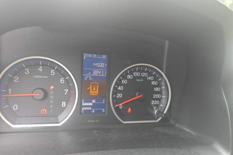 Used Honda CR-V 2010 2.0L automatic two-wheel drive urban version Odometer Close Up