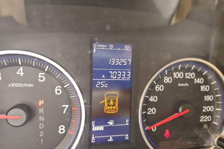 Used Honda CR-V 2010 2.0L automatic two-wheel drive urban version Odometer Close Up