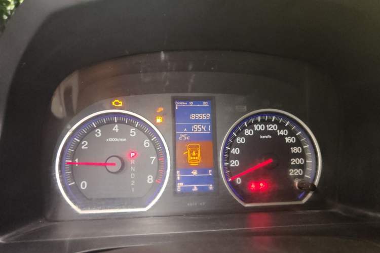 Used Honda CR-V 2010 2.0L automatic two-wheel drive urban version Odometer Close Up