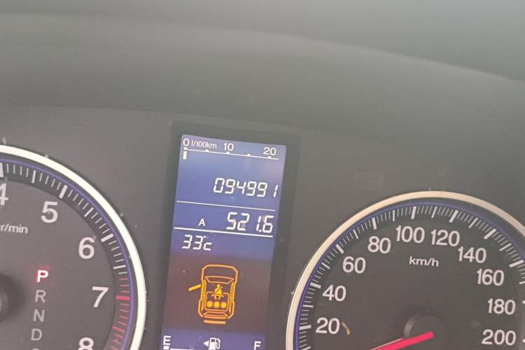 Used Honda CR-V 2010 2.0L Automatic Four-Wheel Drive Classic Edition Odometer Close Up