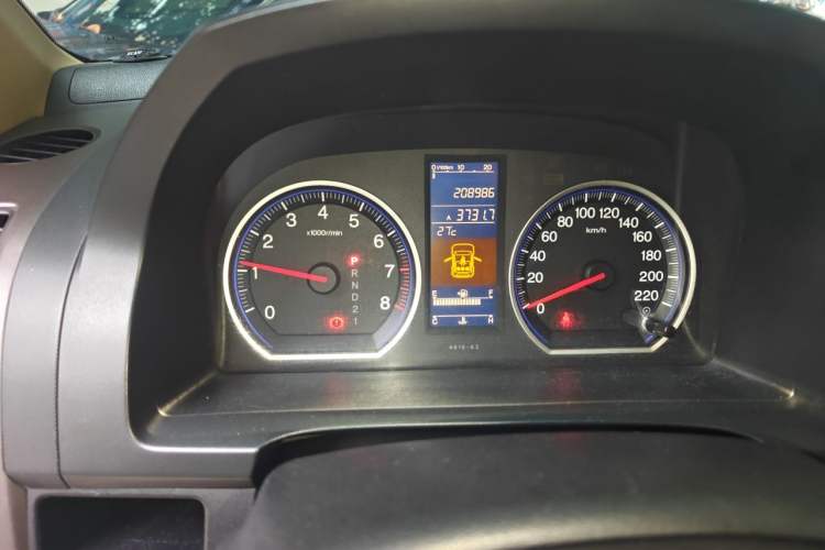 Used Honda CR-V 2010 2.0L automatic two-wheel drive urban version Odometer Close Up