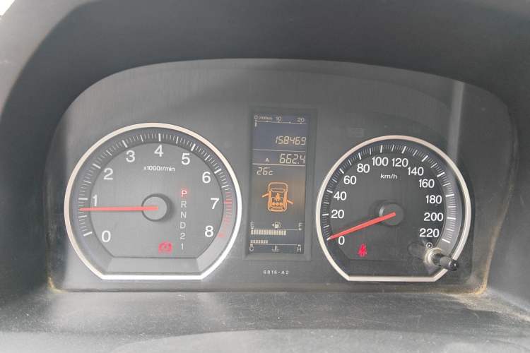 Used Honda CR-V 2010 2.0L automatic two-wheel drive urban version Odometer Close Up