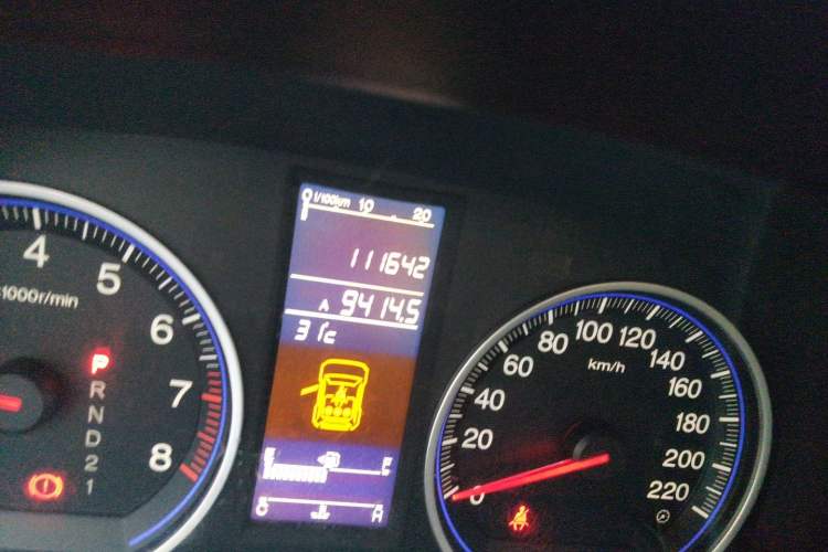 Used Honda CR-V 2010 2.0L automatic two-wheel drive urban version Odometer Close Up