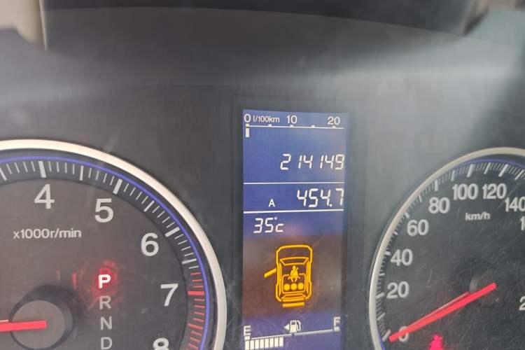 Used Honda CR-V 2010 2.0L automatic two-wheel drive urban version Odometer Close Up