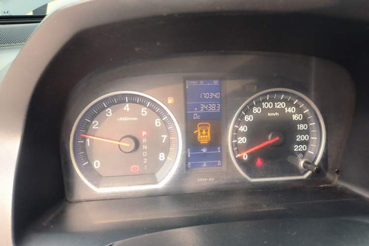 Used Honda CR-V 2010 2.0L Automatic Four-Wheel Drive Classic Edition Odometer Close Up