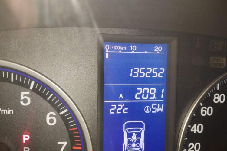 Used Honda CR-V 2010 2.4L Automatic Four-Wheel Drive Prestige Edition Odometer Close Up