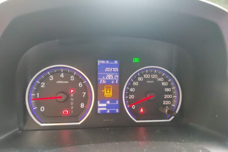 Used Honda CR-V 2010 2.4L Automatic Four-Wheel Drive Prestige Navigation Edition Odometer Close Up