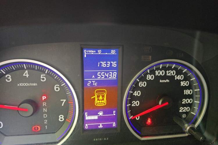 Used Honda CR-V 2010 2.0L Automatic Four-Wheel Drive Classic Edition Odometer Close Up