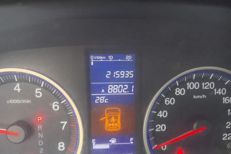 Used Honda CR-V 2010 2.0L automatic two-wheel drive urban version Odometer Close Up
