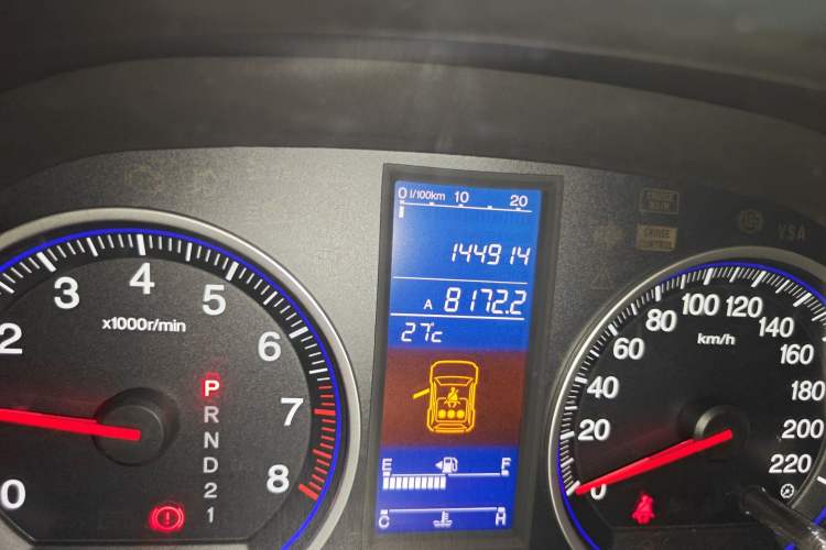 Used Honda CR-V 2010 2.0L automatic two-wheel drive urban version Odometer Close Up