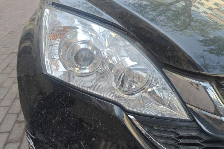 Used Honda CR-V 2010 2.4L automatic four-wheel drive luxury version Right Front Headlight