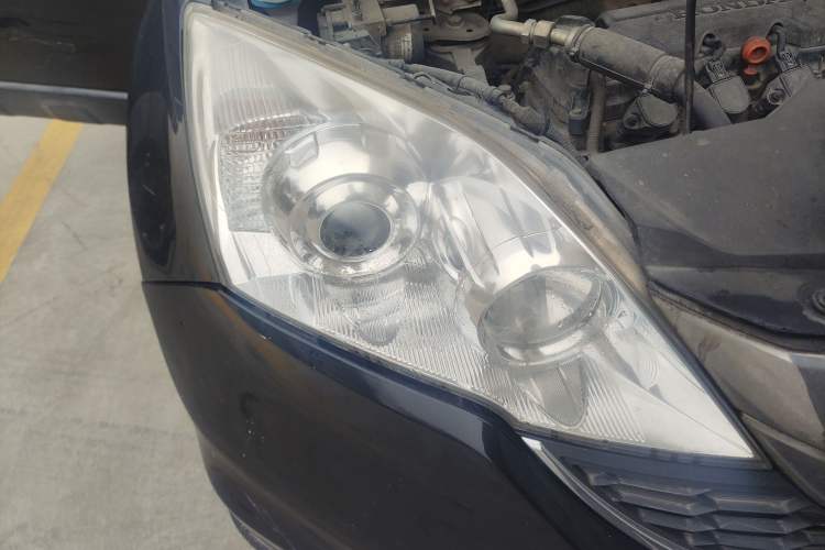 Used Honda CR-V 2010 2.0L Automatic Four-Wheel Drive Classic Edition Right Front Headlight